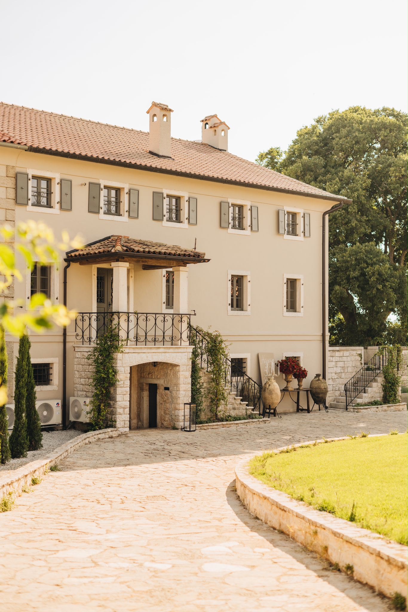 Estate Arrival Entrance